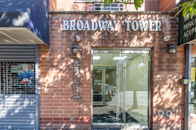 85-19 Broadway in Elmhurst, NY - Building Photo - Building Photo