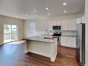 2986 E N Vlg Dr in Layton, UT - Building Photo - Building Photo