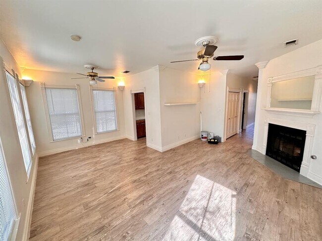 402 W 44th St in Austin, TX - Building Photo - Building Photo