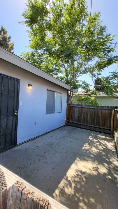 4705 Buckley Way in Bakersfield, CA - Building Photo