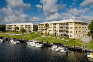 Riverhouse Terrace Apartments