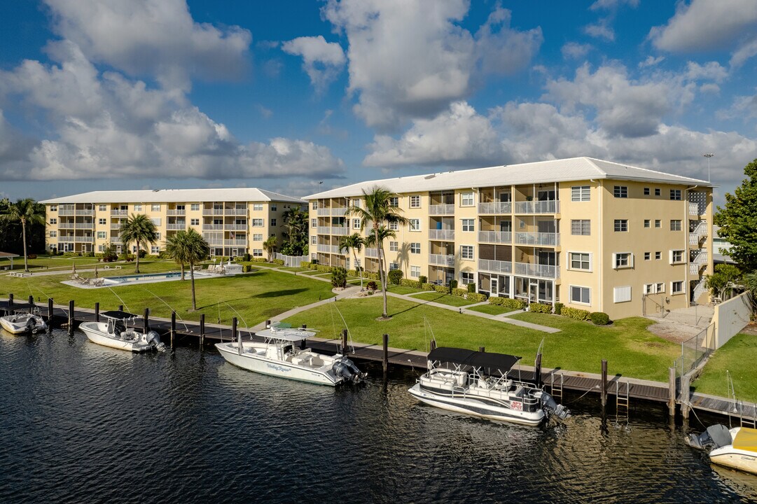 Riverhouse Terrace in Deerfield Beach, FL - Building Photo