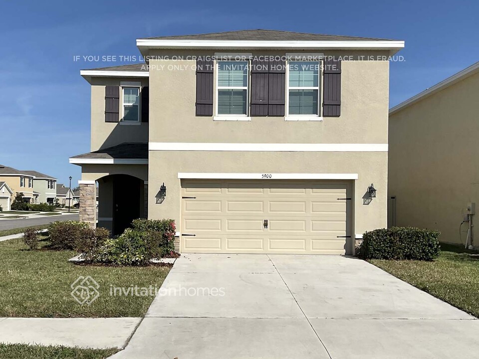 5900 Briar Rose Wy in Sarasota, FL - Building Photo