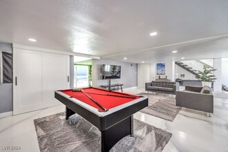 2520 Castlesands Way, Unit 2 in Las Vegas, NV - Building Photo - Building Photo