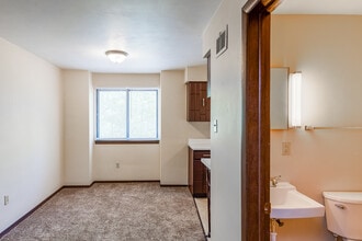 Briarwood Townhomes in Latrobe, PA - Building Photo - Interior Photo