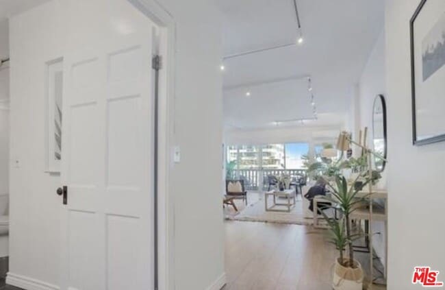 property at 999 N Doheny Dr