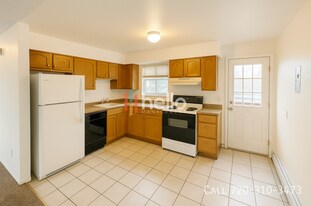 321 Bonnie Ct in Colorado Springs, CO - Building Photo