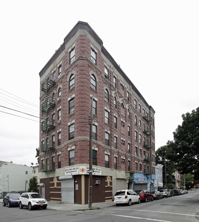 800 E 160th St in Bronx, NY - Building Photo