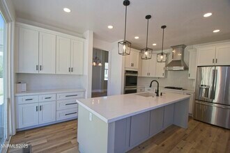 3075 Roxbury Dr in Reno, NV - Building Photo - Building Photo