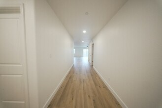 547 Virginia Ave in Sanger, CA - Foto de edificio - Building Photo