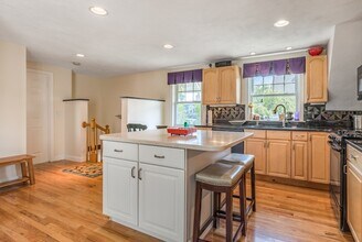34 Vine St in Medford, MA - Building Photo - Building Photo