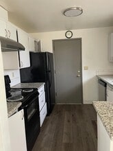 16880 SW Cambridge Ct in Beaverton, OR - Building Photo - Building Photo