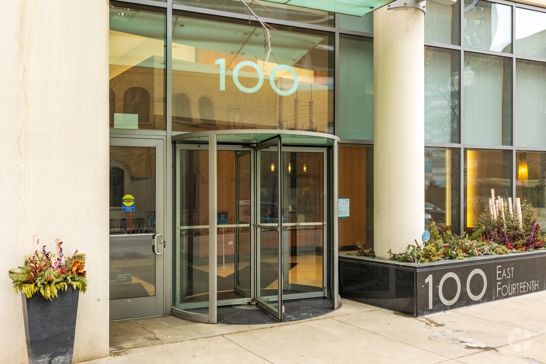 1335 S Michigan Ave in Chicago, IL - Building Photo