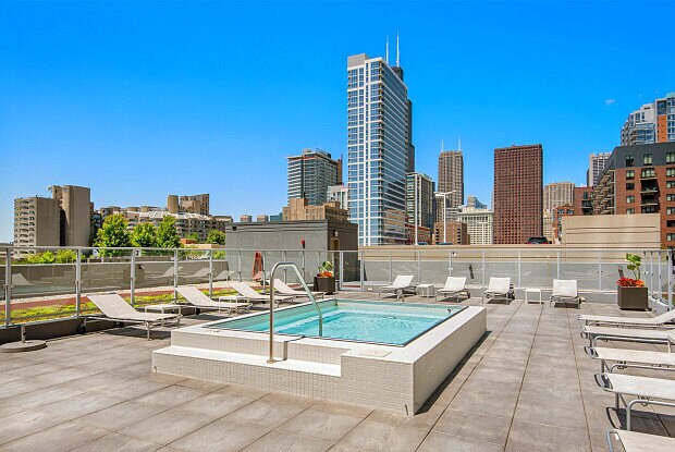 1000 S Clark St in Chicago, IL - Building Photo