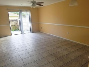 5859 Curry Ford Rd, Unit 130, in Orlando, FL - Building Photo - Building Photo