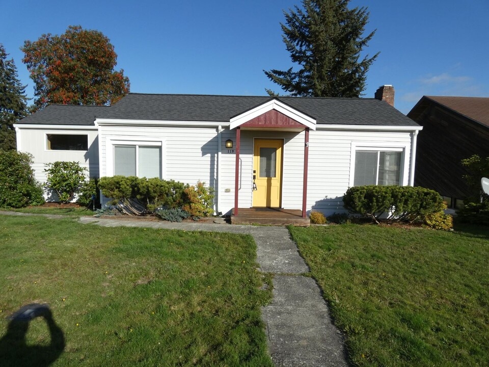 119 W Fogarty Ave in Port Angeles, WA - Building Photo