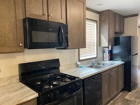 3413 Bissell Rd in Springfield, IL - Building Photo