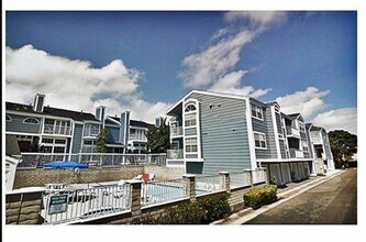 854 Halyard in Newport Beach, CA - Building Photo - Building Photo