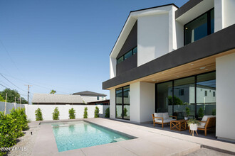 4501 E Turney Ave in Phoenix, AZ - Building Photo - Building Photo