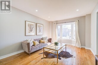12 Featherstone Ave in Markham, ON - Building Photo - Building Photo