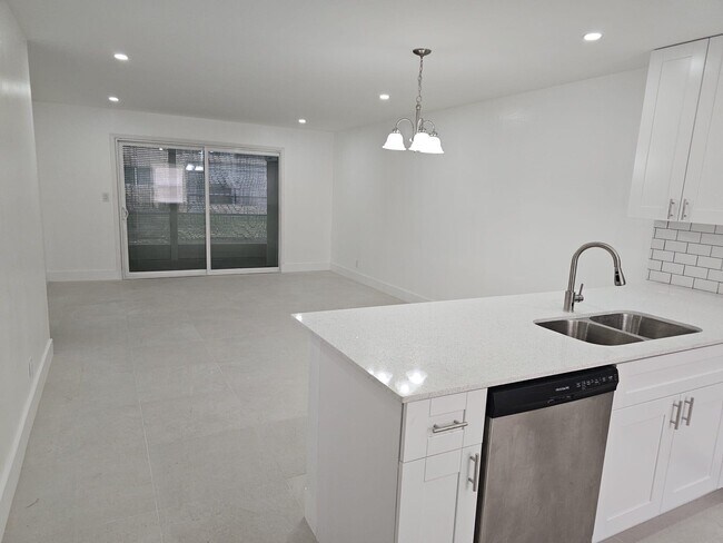 9338 SW 3rd St in Boca Raton, FL - Building Photo - Building Photo