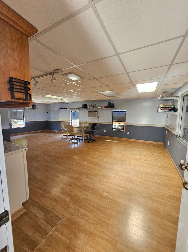 1030 Aldgate Ave, Unit Large studio room
