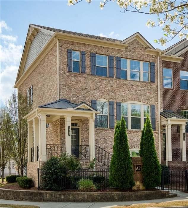1962 Bainbridge Ln in Atlanta, GA - Building Photo