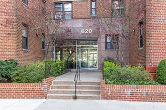 Valentine Gardens Cooperative in Yonkers, NY - Building Photo - Building Photo