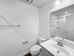 4003 N Steels Cir in Cuyahoga Falls, OH - Building Photo - Building Photo