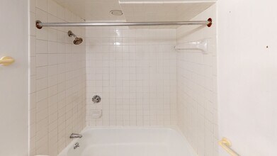 96 Sheridan St, Unit 1 in Boston, MA - Foto de edificio - Building Photo