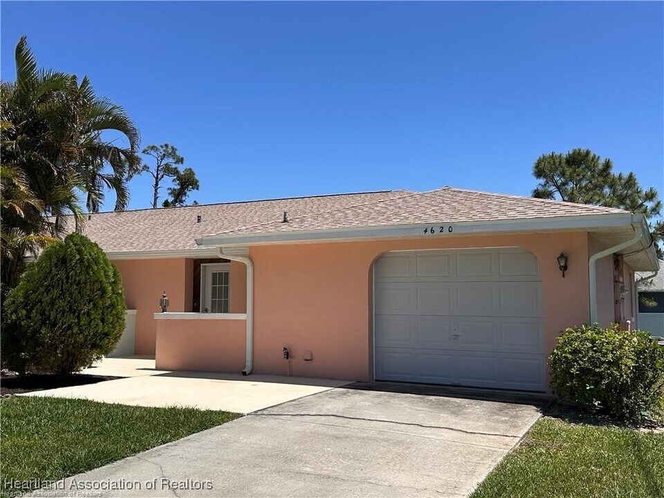 4620 Lafayette Ave in Sebring, FL - Building Photo
