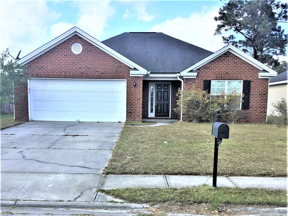 107 Fontenot Dr in Savannah, GA - Building Photo