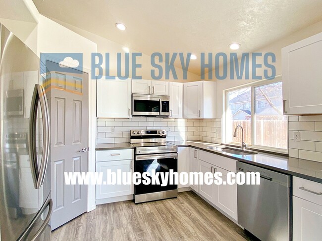 1058 N Glamorgan Ave in Meridian, ID - Building Photo - Building Photo