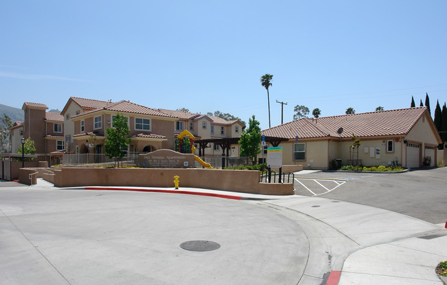 Vista Hermosa Apartments in Santa Paula, CA - Building Photo - Building Photo