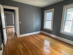 2393 Main St, Unit 3 in Bridgeport, CT - Building Photo - Building Photo