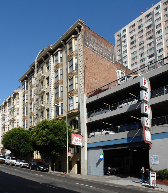 The Burke Lewis Apartments in San Francisco, CA - Building Photo - Building Photo