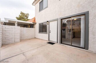 1133 Willow Tree Dr in Las Vegas, NV - Building Photo - Building Photo