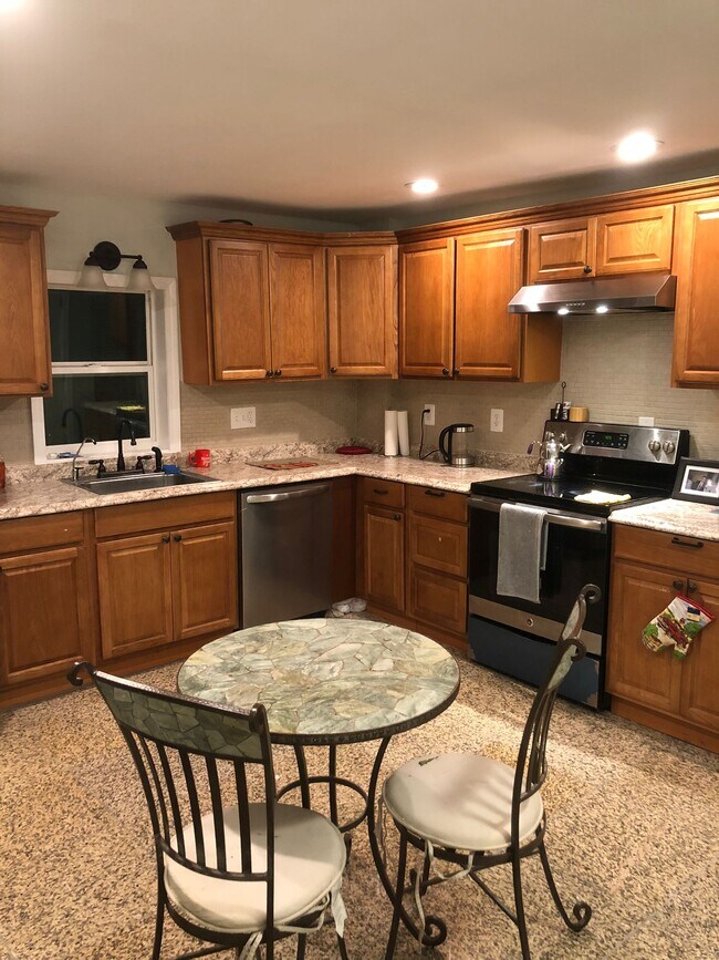 27 Main St Apartments and Nearby Hubbardston Apartments For Rent