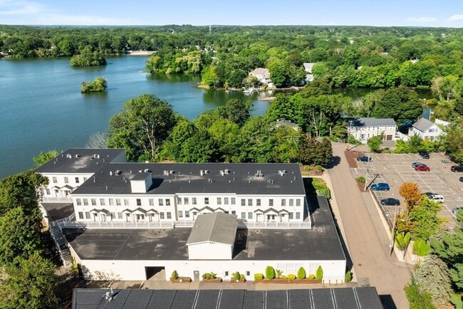 property at 24 S Bulfinch St