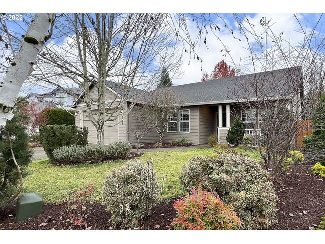 937 Mt View Ln in Molalla, OR - Foto de edificio - Building Photo