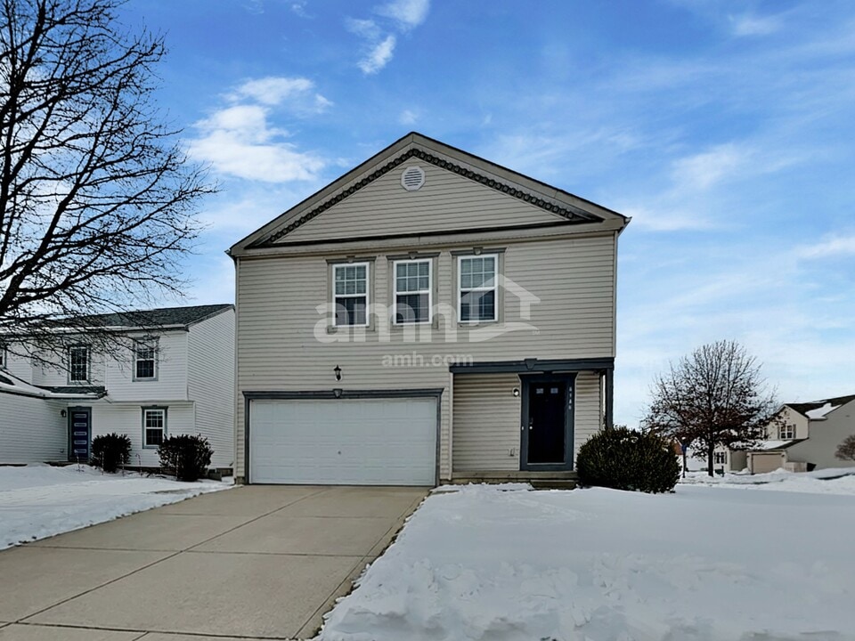 8588 Greylag Ct, Unit 16 in Blacklick, OH - Building Photo