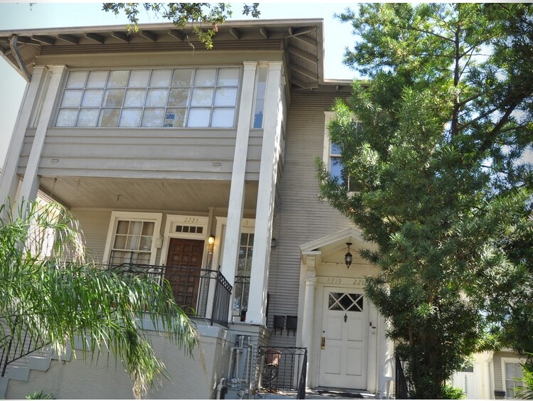 2217 Napoleon Ave in New Orleans, LA - Foto de edificio