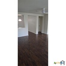 109 Comal Cove in Elgin, TX - Building Photo - Building Photo