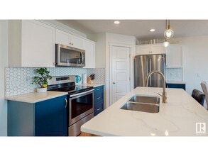 6859 Evans Wynd NW in Edmonton, AB - Building Photo - Building Photo