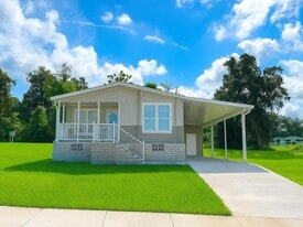 5460 Bahia Wy in Brooksville, FL - Building Photo