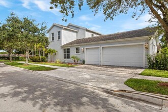 4762 Lakeside Ter in Davie, FL - Building Photo - Building Photo