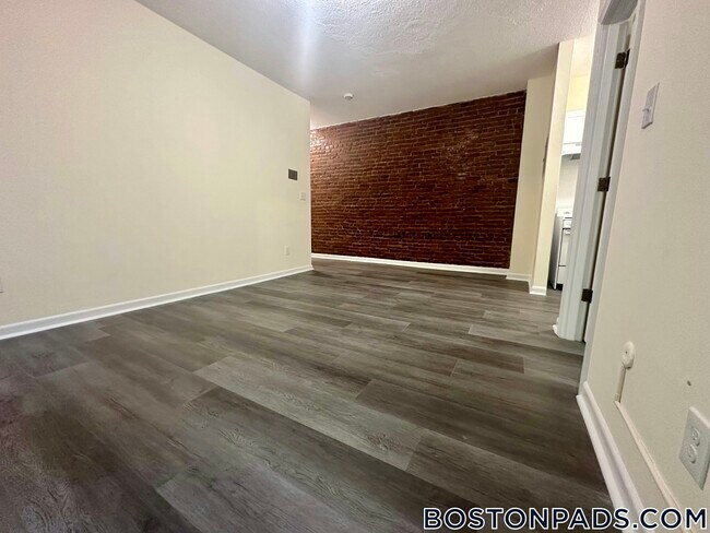 46 S Huntington Ave in Boston, MA - Building Photo - Building Photo