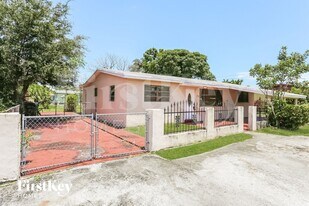 731 NW 175th Dr in Miami, FL - Building Photo