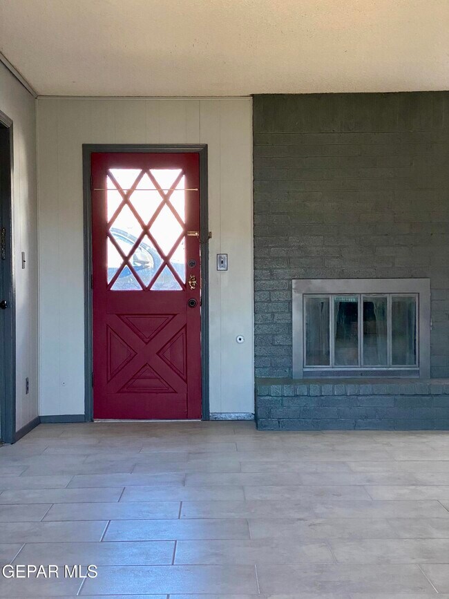 4708 Frankfort Ave in El Paso, TX - Building Photo - Building Photo