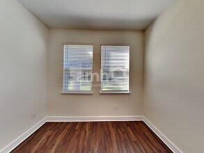 3101 Artemisia Ln in Zephyrhills, FL - Building Photo - Building Photo